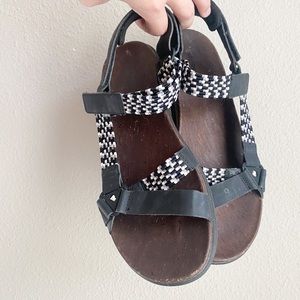 Merrel Womens  strap sandals